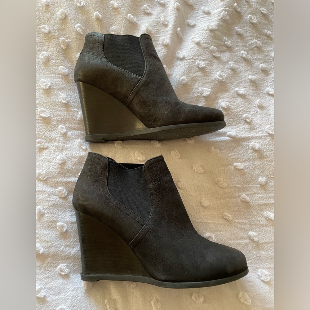Size 8 Wedge Boot
